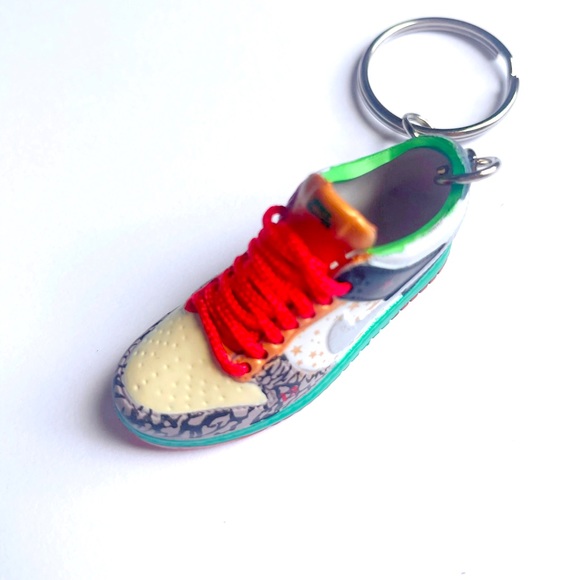 Mini shoe keychain. Listing is for ONE keychain pictured. - Picture 2 of 3